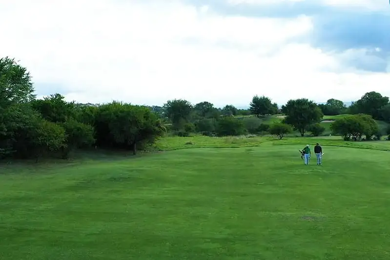 pueblo-nativo-cancha-de-golf-exclusiva