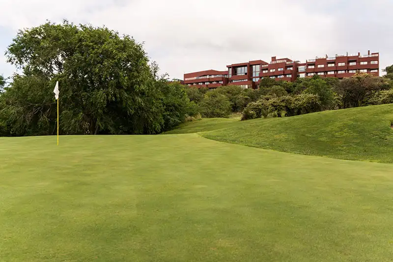 pueblo-nativo-cancha-de-golf