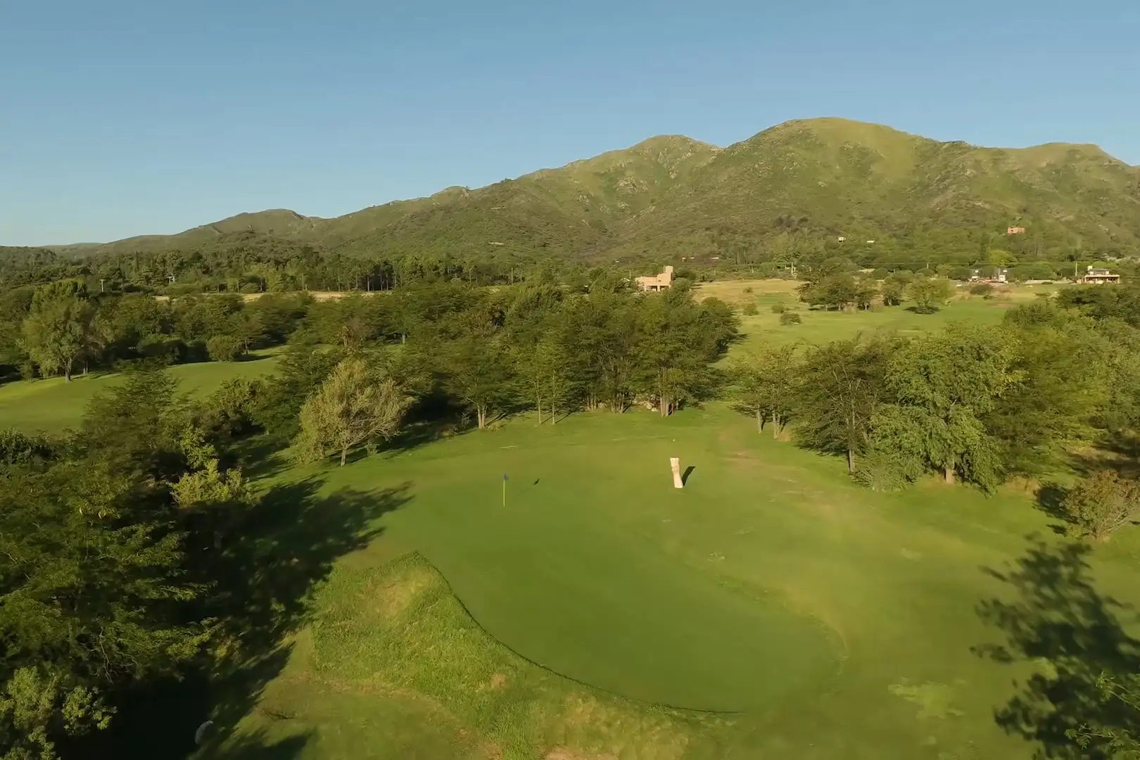 pueblo-nativo-cancha-de-golf_result