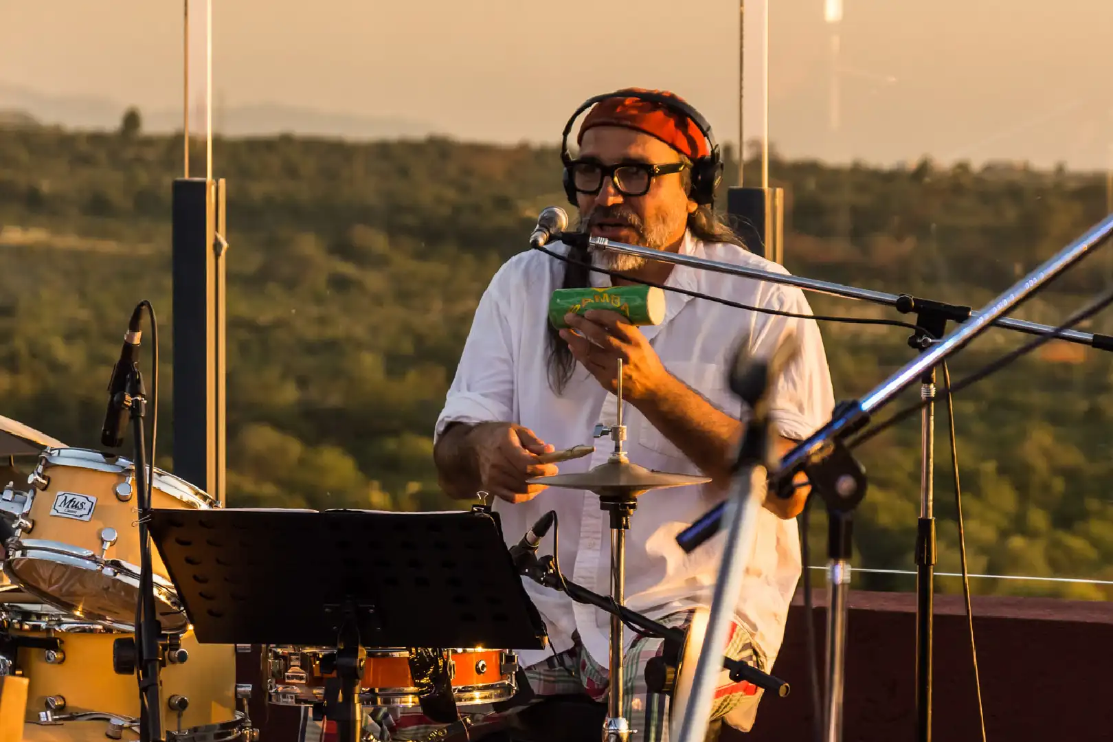 pueblo-nativo-musicos-en-vivo-terraza