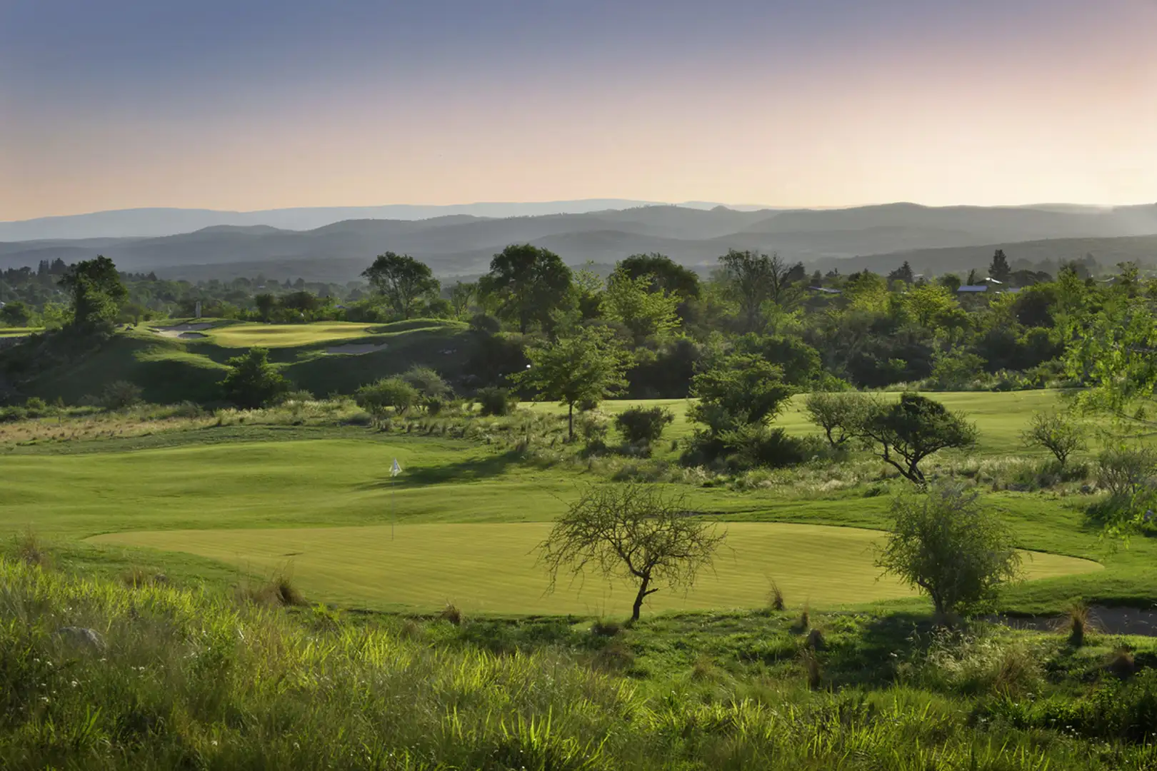 pueblo-nativo-vista-cancha-de-golf_result